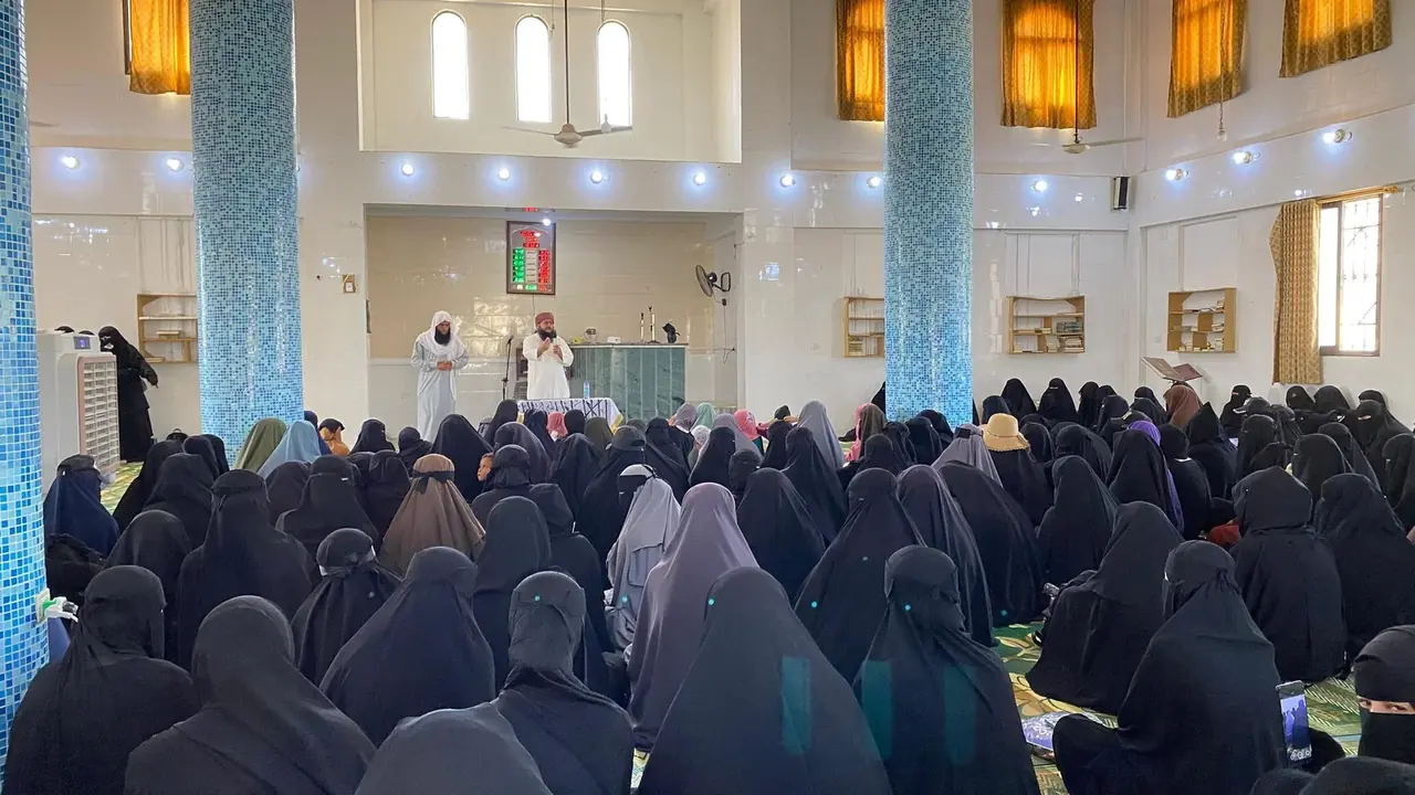 عکس ۴۸